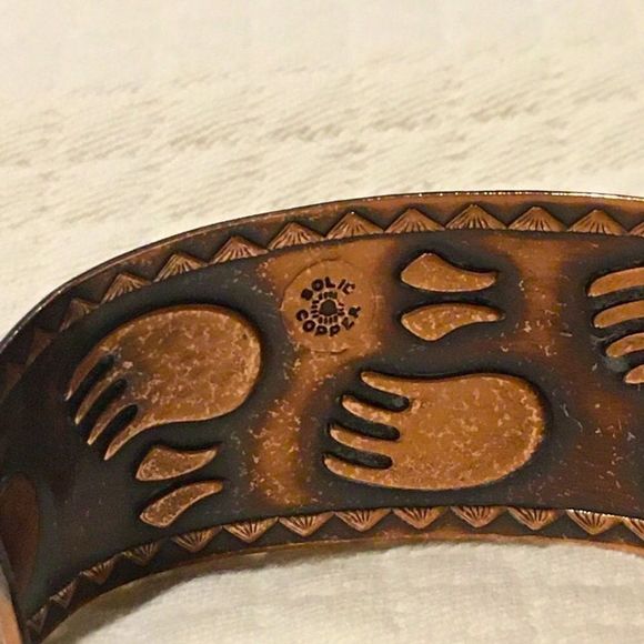 BELL TRADING COMPANY Southwestern Solid Copper Paw Print Cuff Bracelet - Picture 6 of 8